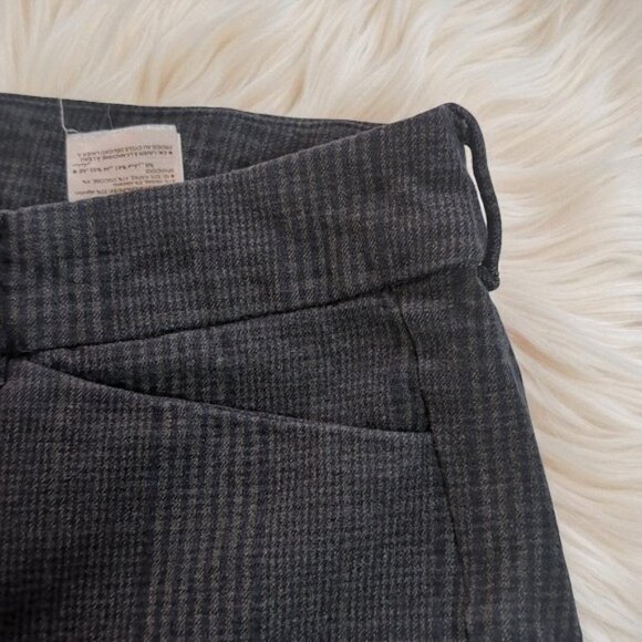 Old Navy Plaid Ankle Length Pants - Picture 3 of 4